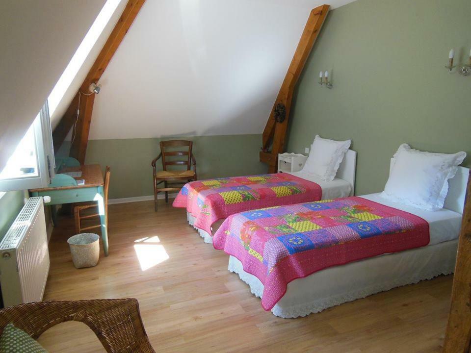 Les Fontenottes Bed & Breakfast เบอซองซง ภายนอก รูปภาพ