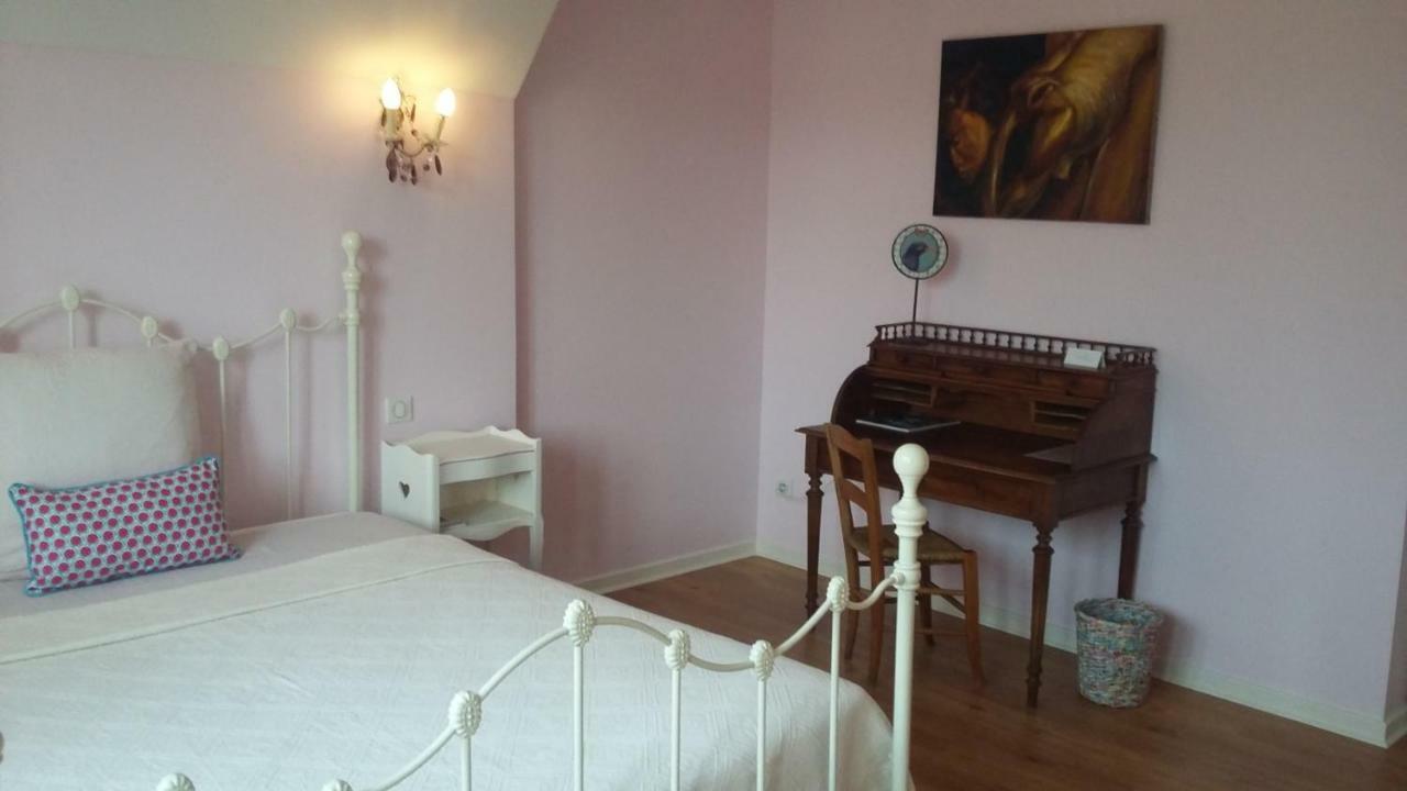 Les Fontenottes Bed & Breakfast เบอซองซง ภายนอก รูปภาพ